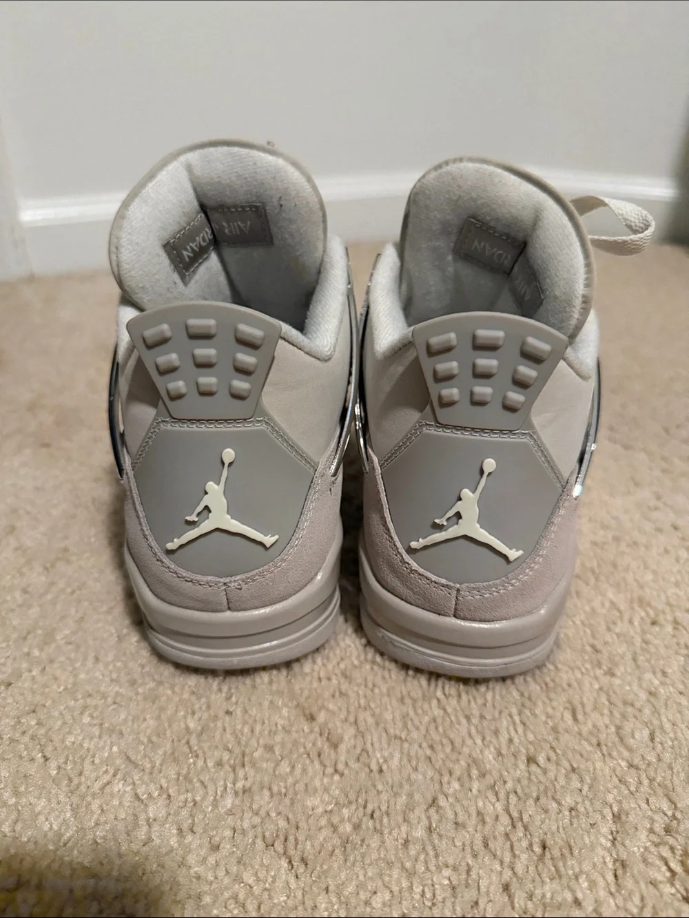 Air Jordan 4 Retro Frozen Moments Silver Gray